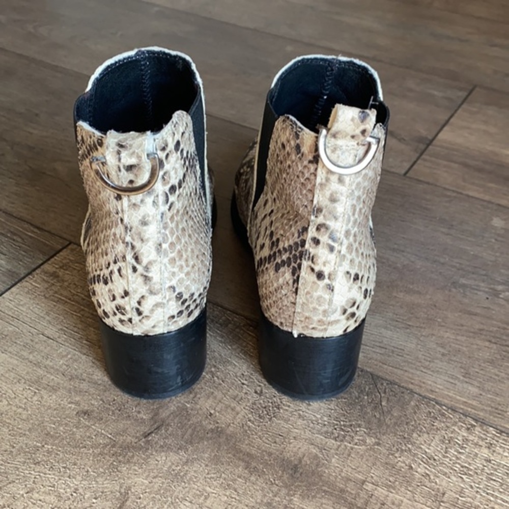 Simons Chelsea Snake Print Booties - Picture 4 of 5